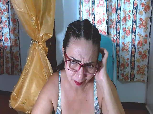 Live sex webcam photo for SweetxLoren #270896133