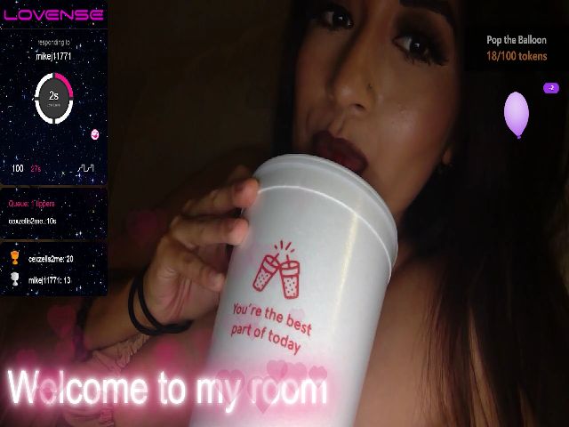 Live sex webcam photo for YrLatinaArab #270886482