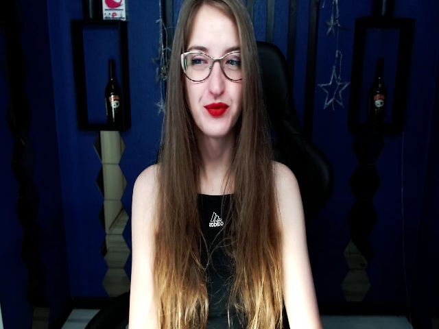 Live sex webcam photo for JennyLovelyS #270886527