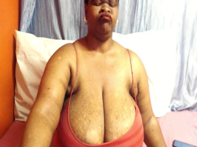 Live sex webcam photo for Sweetnozie #270884504