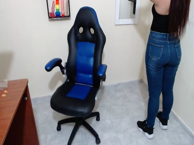 Live sex webcam photo for Shanel_bigass #270892890