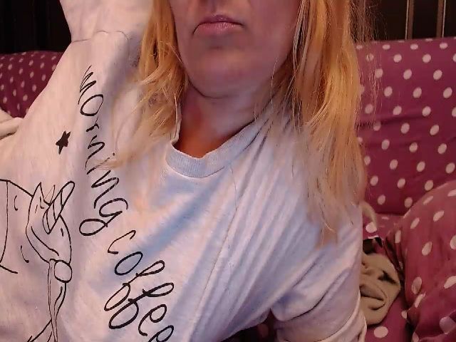 Live sex webcam photo for Bite_Me__ #270896487