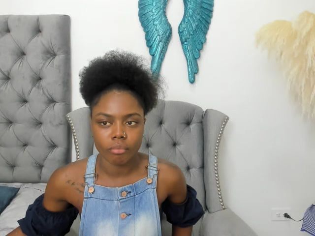 Live sex webcam photo for Mely_adebay #270892929