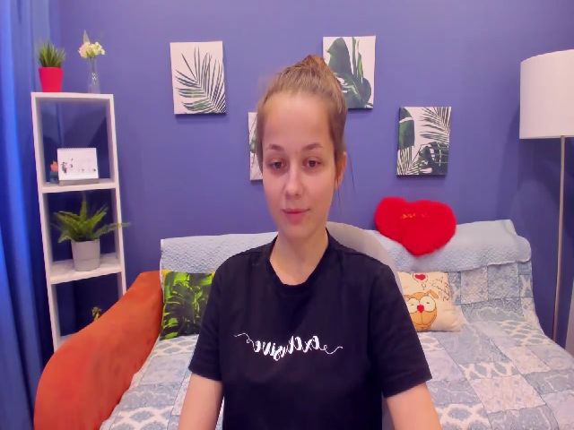 Live sex webcam photo for LianaWild #270888462
