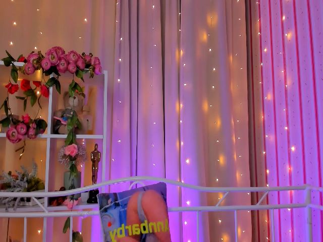 Live sex webcam photo for NikaLegran #270888148