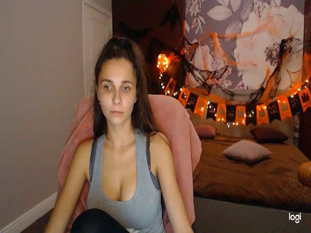 Live sex webcam photo for Emmy_Gray #270891608