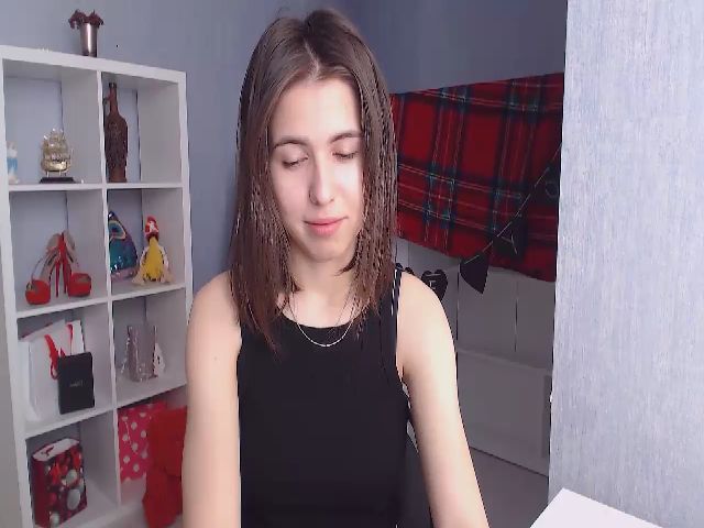 Live sex webcam photo for YourrAngell #270886483