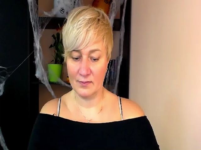 Live sex webcam photo for KailyMey #270889580