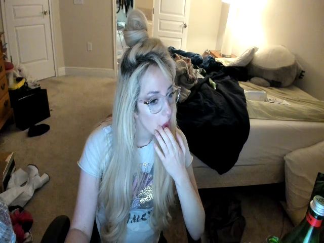 Live sex webcam photo for Domme_Jeans #270887899