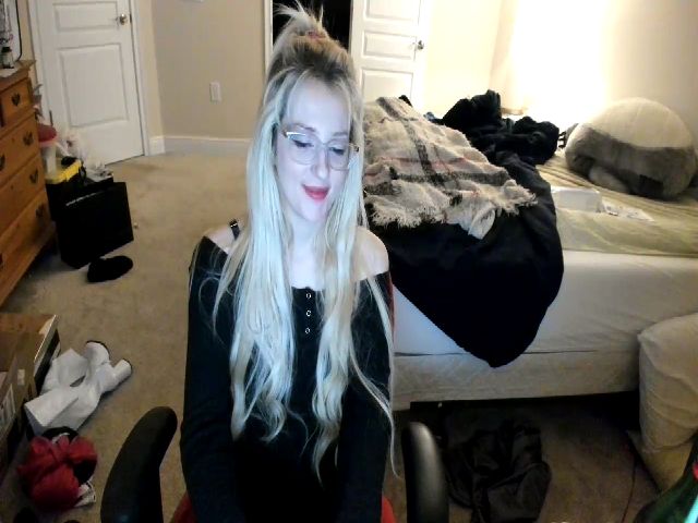 Live sex webcam photo for Domme_Jeans #270896374