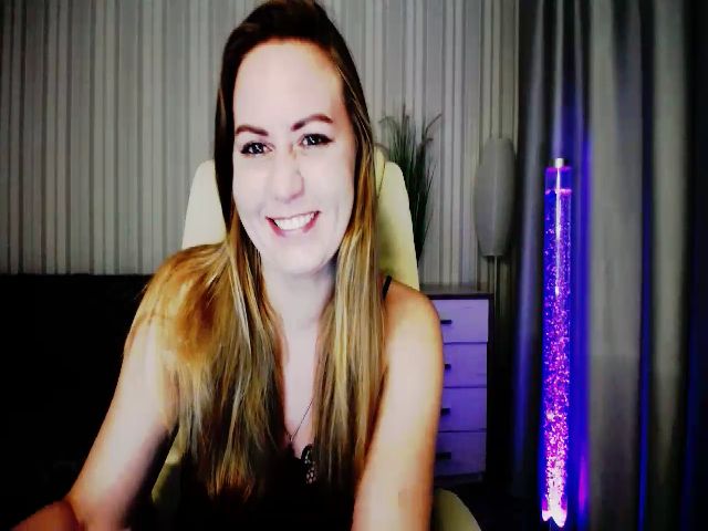 Live sex webcam photo for CintyCat #270891940