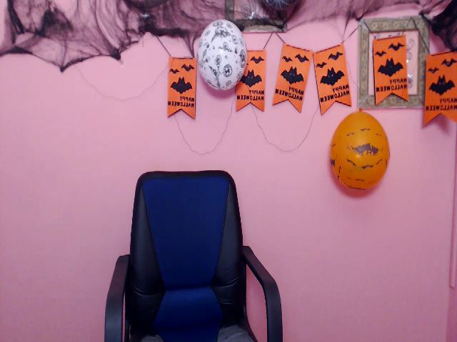 Live sex webcam photo for KetiLove_ #270889392