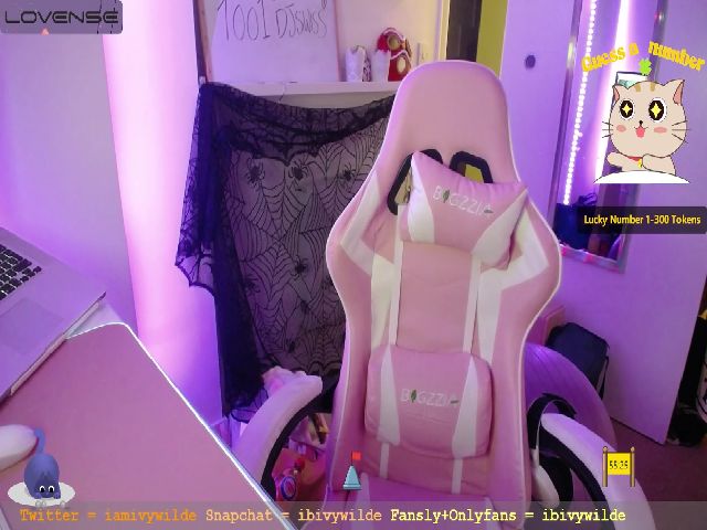 Live sex webcam photo for IBIvyWilde #270895369