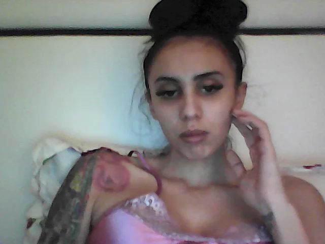 Live sex webcam photo for TiaraBrown #270891897