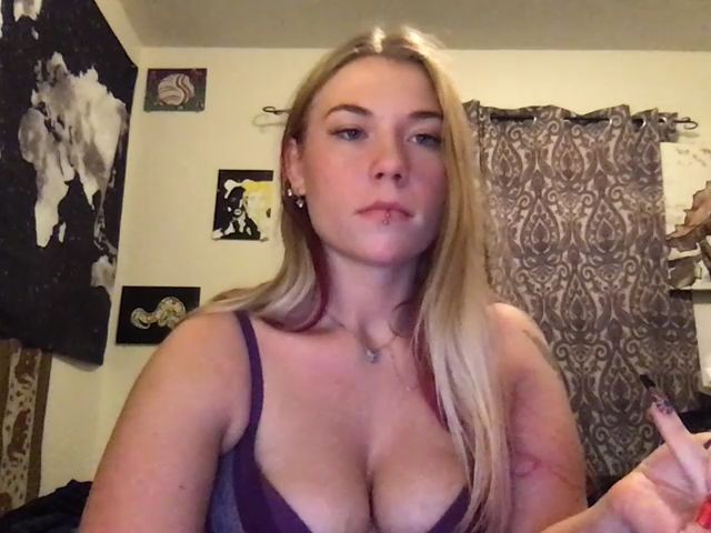 Live sex webcam photo for Prtty_gal #270884405