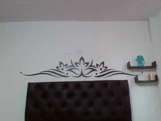 Live sex webcam photo for leia-honey #270894159