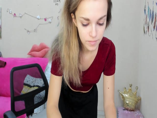 Live sex webcam photo for LoreinKis #270888400