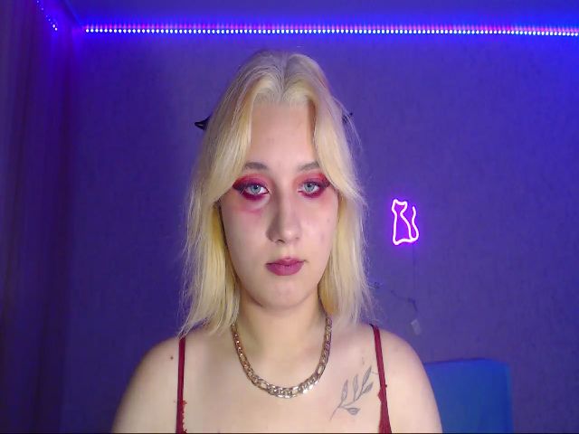 Live sex webcam photo for Star_Laura #270892646