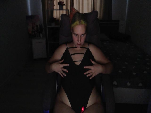 Live sex webcam photo for SweetnessLucy #270891237