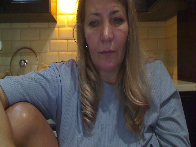 Live sex webcam photo for HeyHeyGrey #270886042
