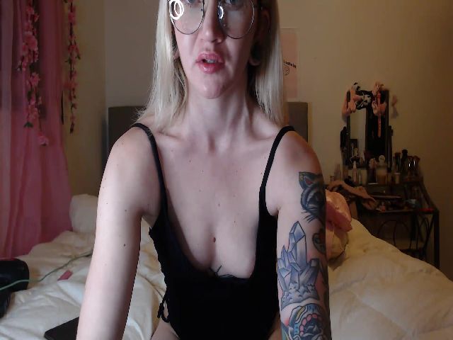 Live sex webcam photo for brattyxbimbo #270884727