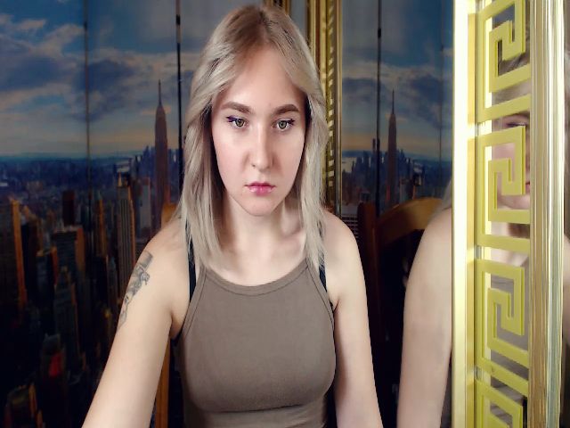 Live sex webcam photo for HannaLismont #270894725