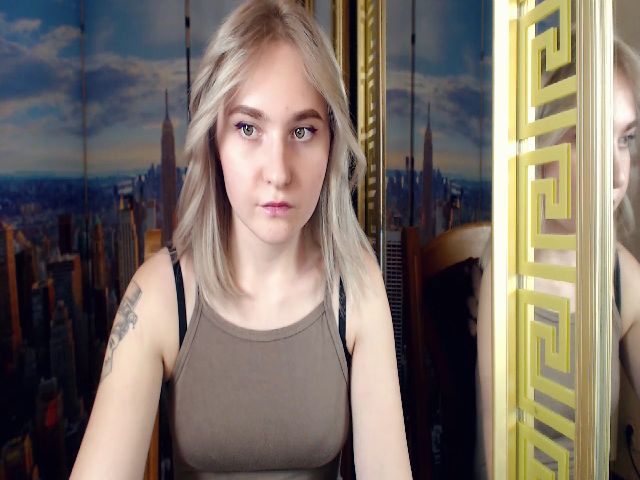 Live sex webcam photo for HannaLismont #270895600