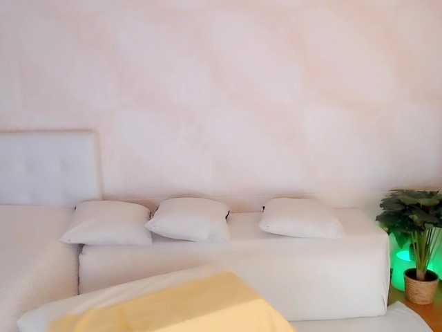 Live sex webcam photo for luisana64 #270903363