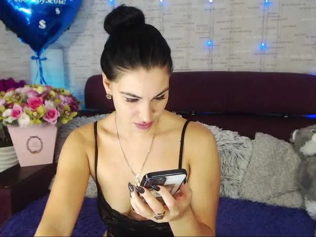 Live sex webcam photo for Madelynn #287960468