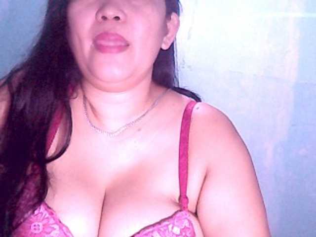 Live sex webcam photo for wildmom4u #270897260