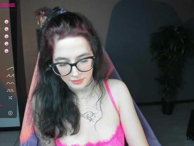 Live sex webcam photo for punkgirlrus #270897239