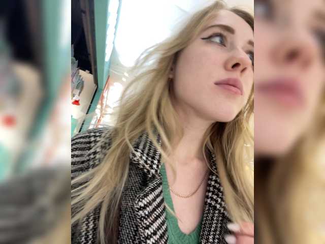 Live sex webcam photo for Likachkaa #270907320