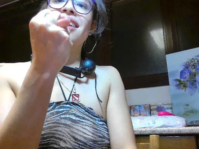 Live sex webcam photo for sharonnikol #270897624
