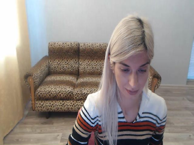 Live sex webcam photo for SexyBeatriice #270901075