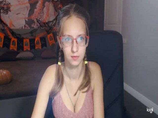 Live sex webcam photo for Alice_Adamsi #270902986