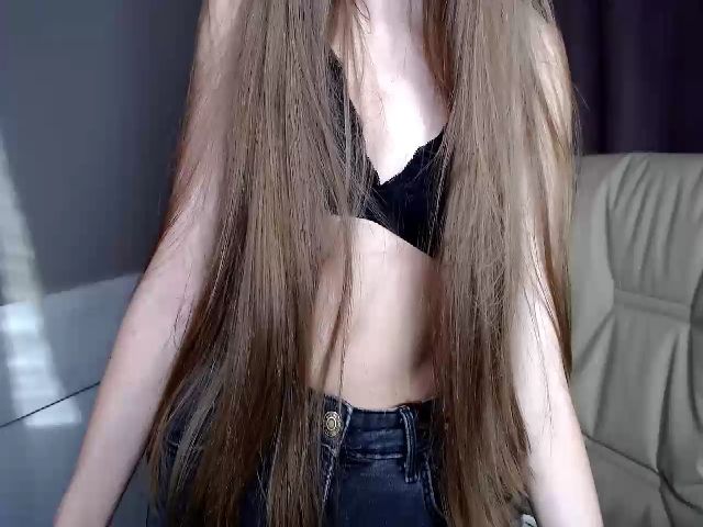 Live sex webcam photo for SerenaNude #270898958