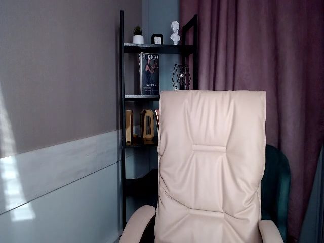 Live sex webcam photo for SerenaNude #270899031
