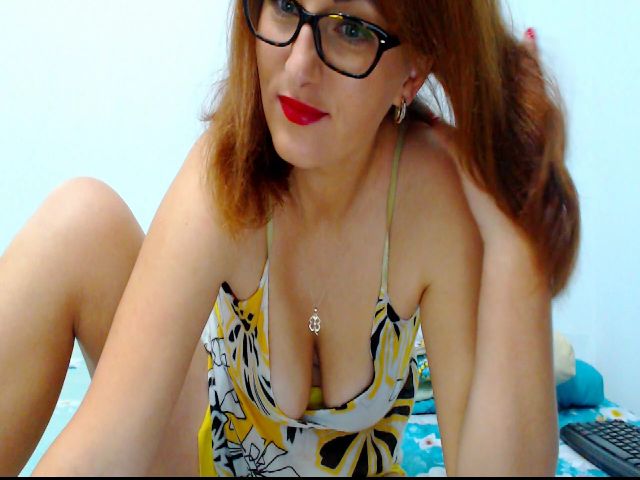 Live sex webcam photo for Carolineback #270898565