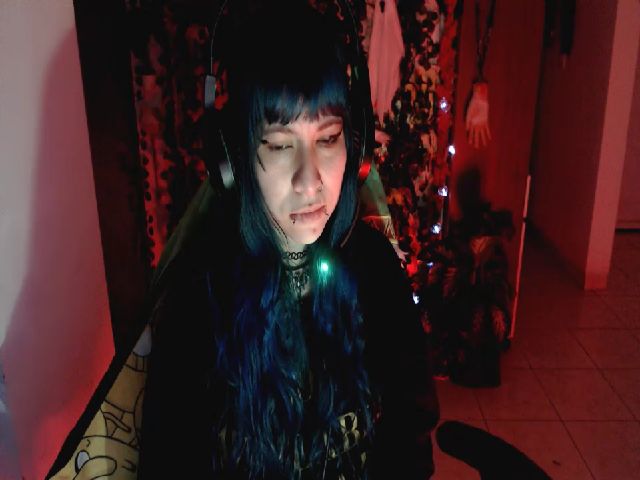 Live sex webcam photo for umaru_michae #270901281