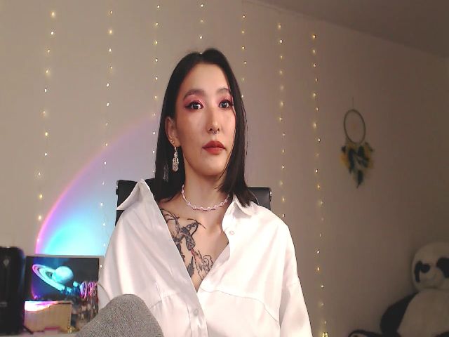 Live sex webcam photo for KellyAsian #270900972