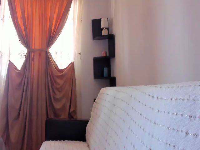 Live sex webcam photo for Nicolle2 #270904328