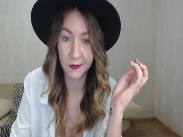 Live sex webcam photo for Emmillia #270904803