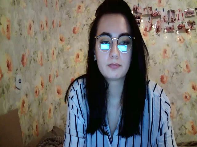 Live sex webcam photo for lolly_hollyy #270909468