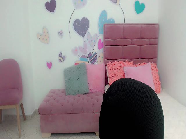 Live sex webcam photo for IvannaSofia20 #270898601