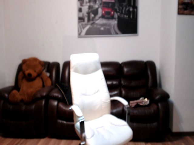 Live sex webcam photo for AlexisLuvv #270909522