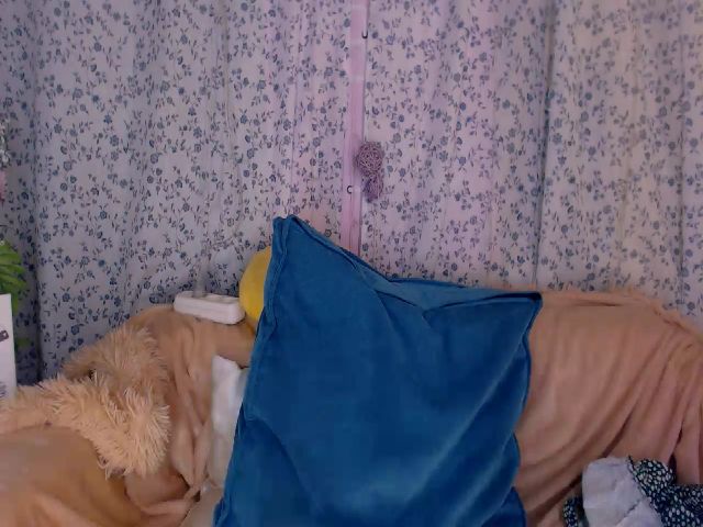 Live sex webcam photo for MisSweeTight #270899679