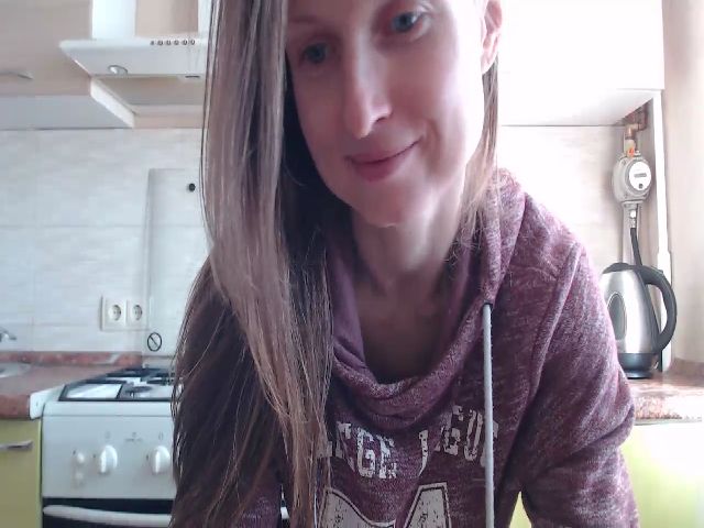 Live sex webcam photo for KaraHumble #270900979