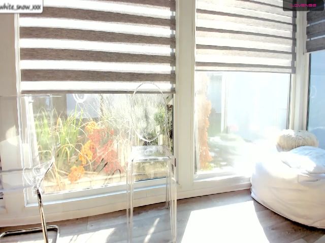 Live sex webcam photo for White_Snow_ #270901359