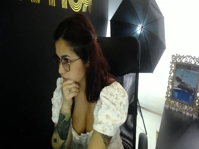 Live sex webcam photo for MissTiara_ #270909628