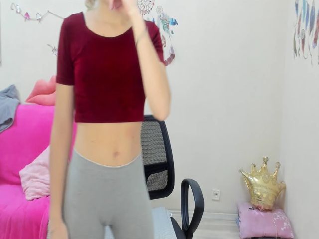 Live sex webcam photo for LoreinKis #270902132